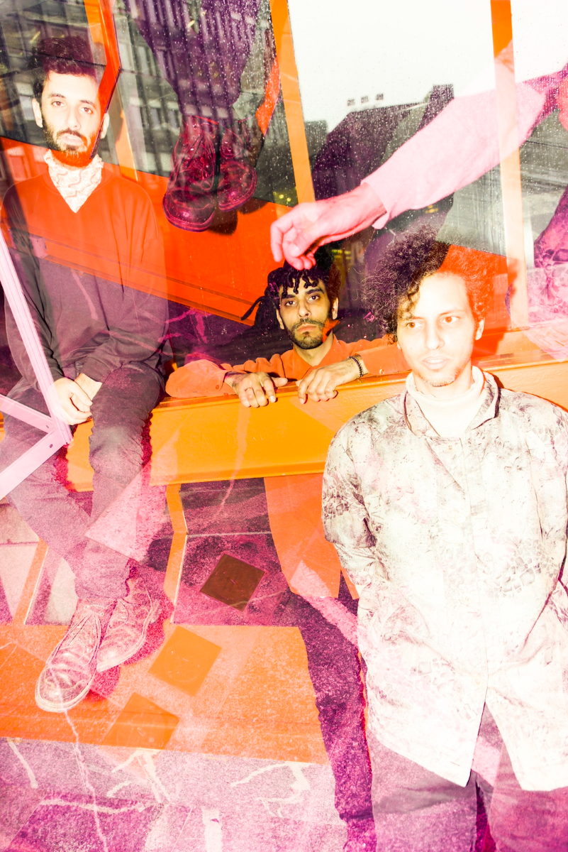 El Khat / Radio Outernational