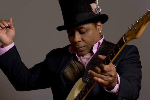 Chris Thomas King Trio