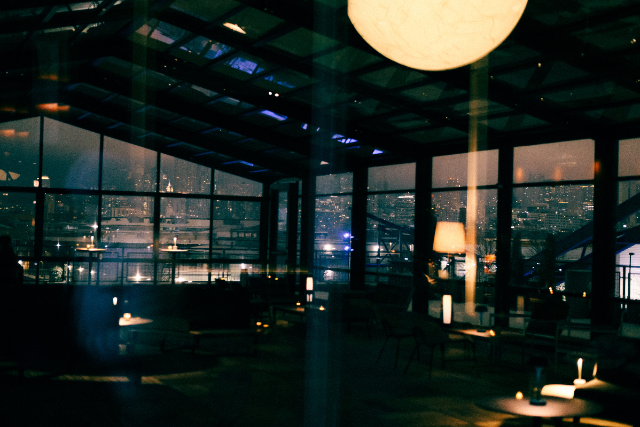 White Claw Happy Hour at Three Top Lounge – Chicago, IL