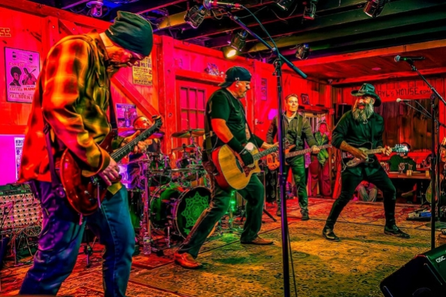 Mighty Ploughboys at Daryl’s House – Pawling, NY