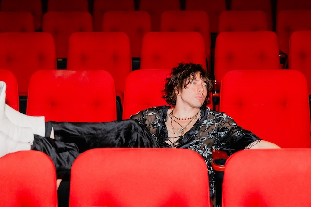 Barns Courtney Unplugged Solo Sessions with Belle and Chain