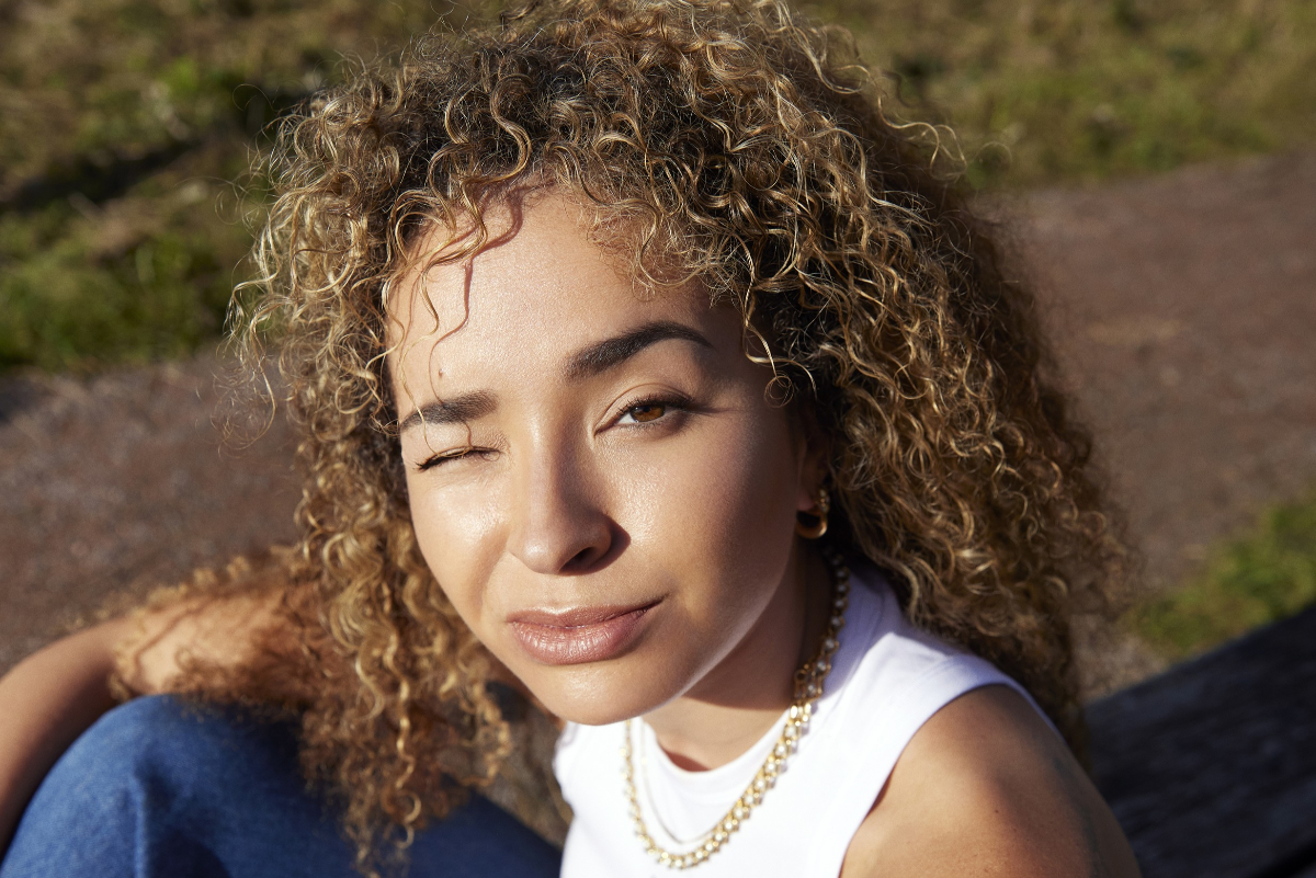 Ella Eyre