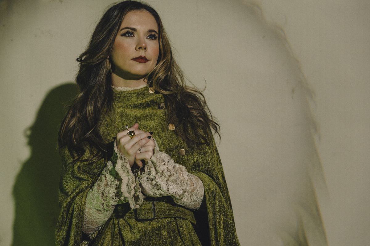 Sierra Hull - Spring Tour