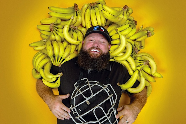 UMPIRE UNMASKED!   A comedy show with Vincent Chapman