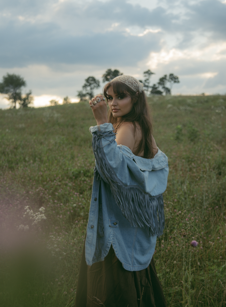 In The Round with Maddie Lenhart & friends