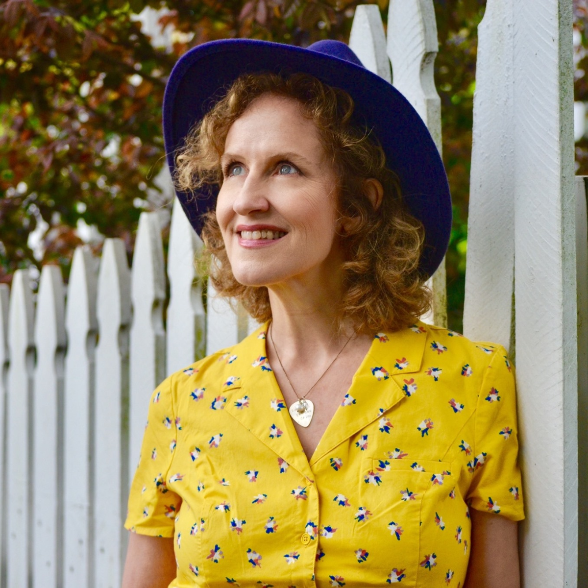 In The Round with Sally Barris, Rebecca Folsom, Isaac Gill & Don Henry