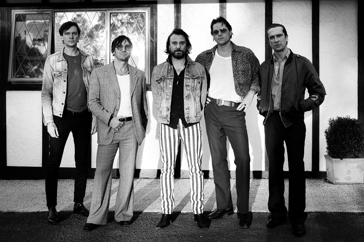 JET - Down The Moonlit Mile Revue