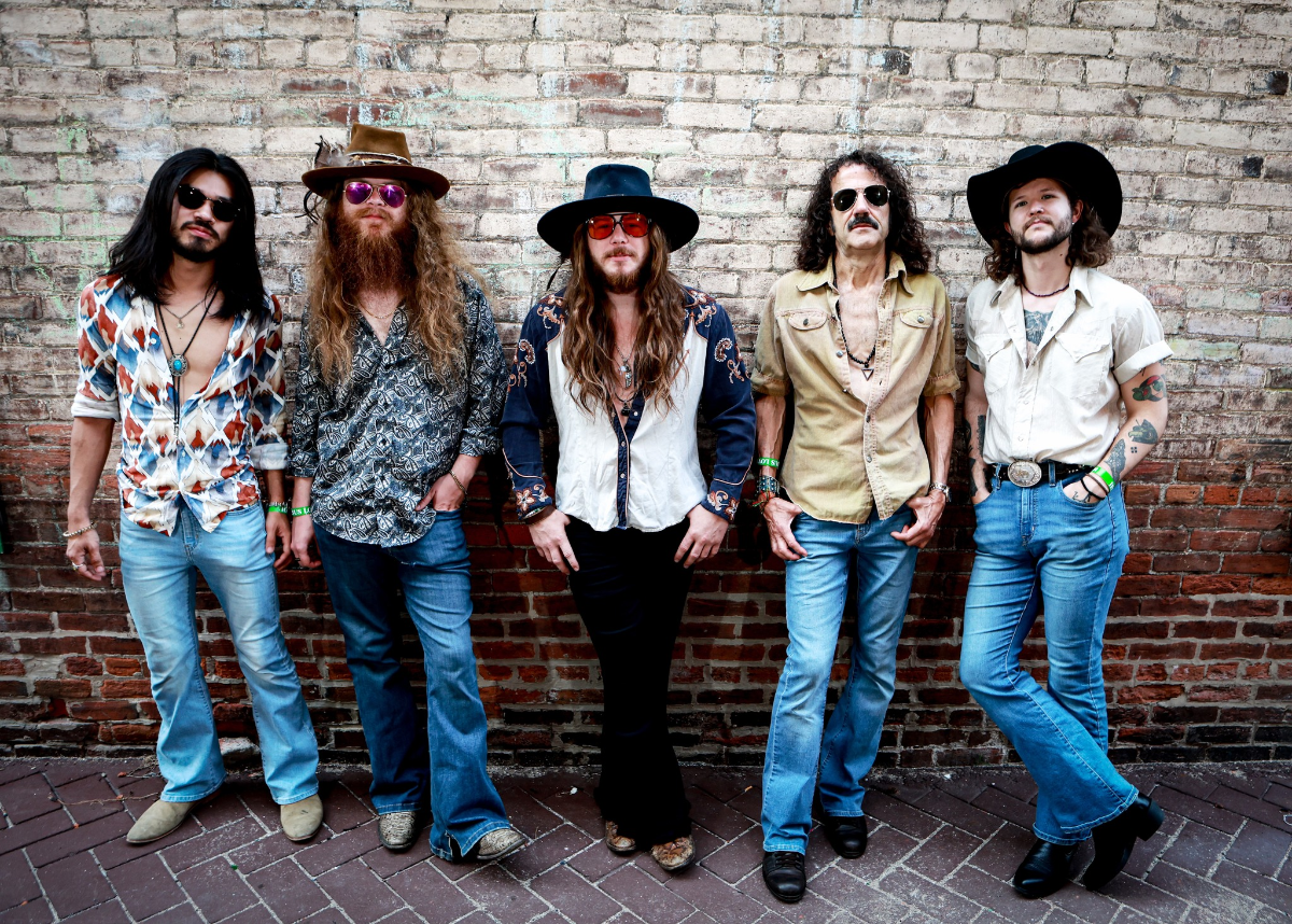 Hippies & Cowboys
