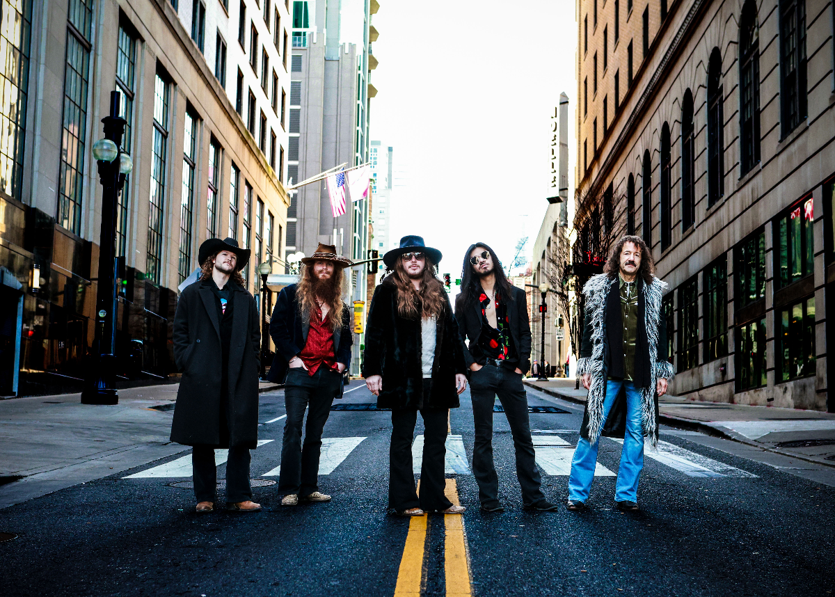 Hippies & Cowboys at Woodlands Tavern