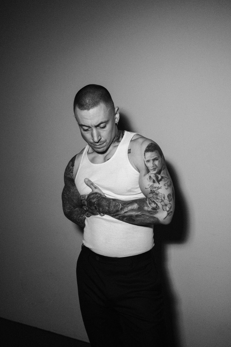 Noah Gundersen: Intimate Solo Performance of New Music