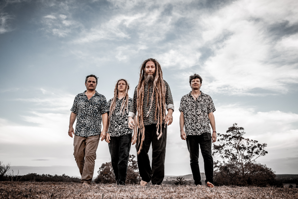 Mike Love & The Full Circle, SensaMotion