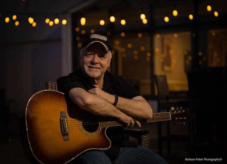 In The Round with Dave Lenahan & friends
