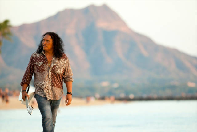 Henry Kapono & Friends – Waikīkī Calling