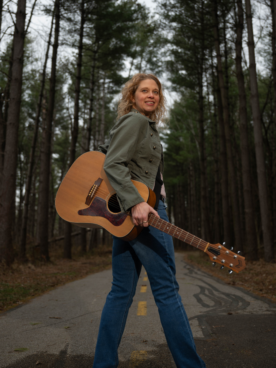 Radio Unbound presents - Happy Hour w/ Leah Miller at Woodlands Tavern