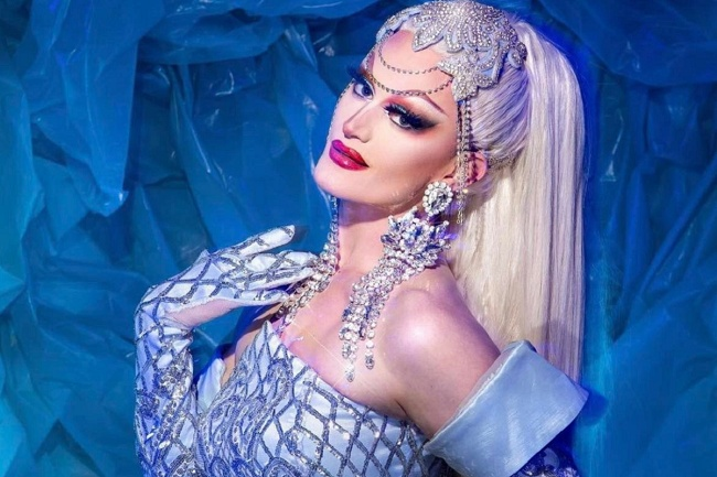 Flip Phone: Pride Drag Brunch starring Lady Camden