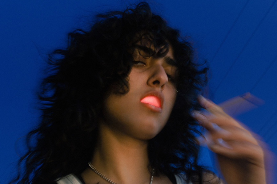Asal: Kiss The Sun Tour, Benny Bellson