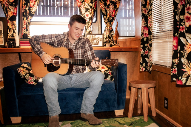 In The Round with Jet Jurgensmeyer, David Seger, JP Williams & Ericca Latza