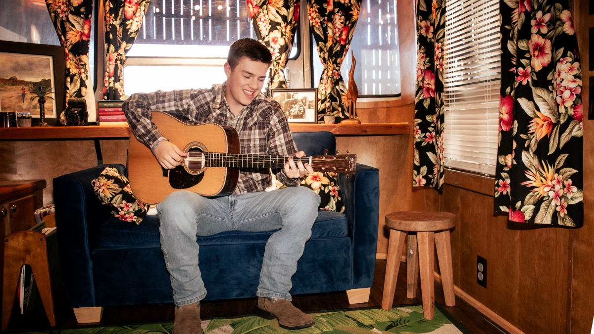 In The Round with Jet Jurgensmeyer, David Seger, JP Williams & Ericca Latza