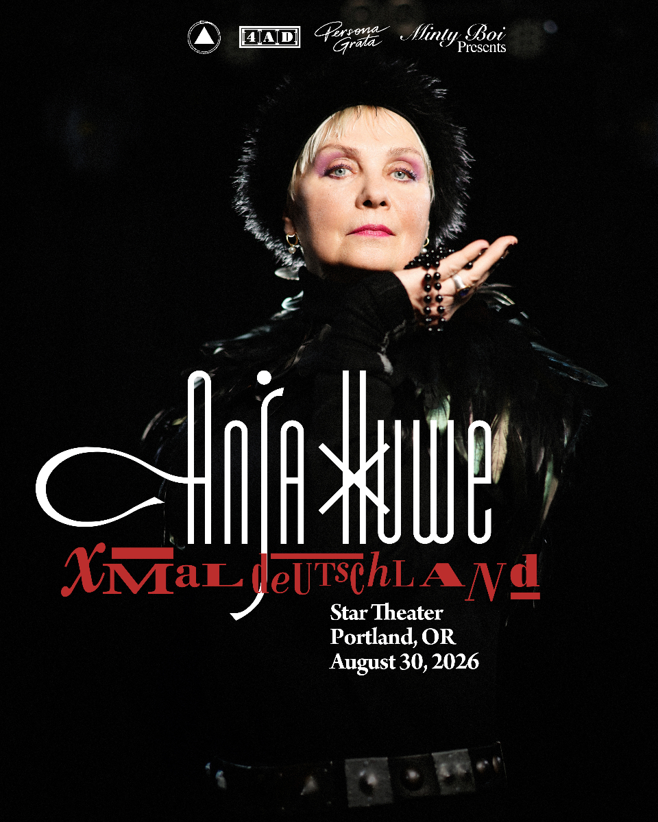 ANJA HUWE (Xmal Deutschland) LIVE IN PORTLAND