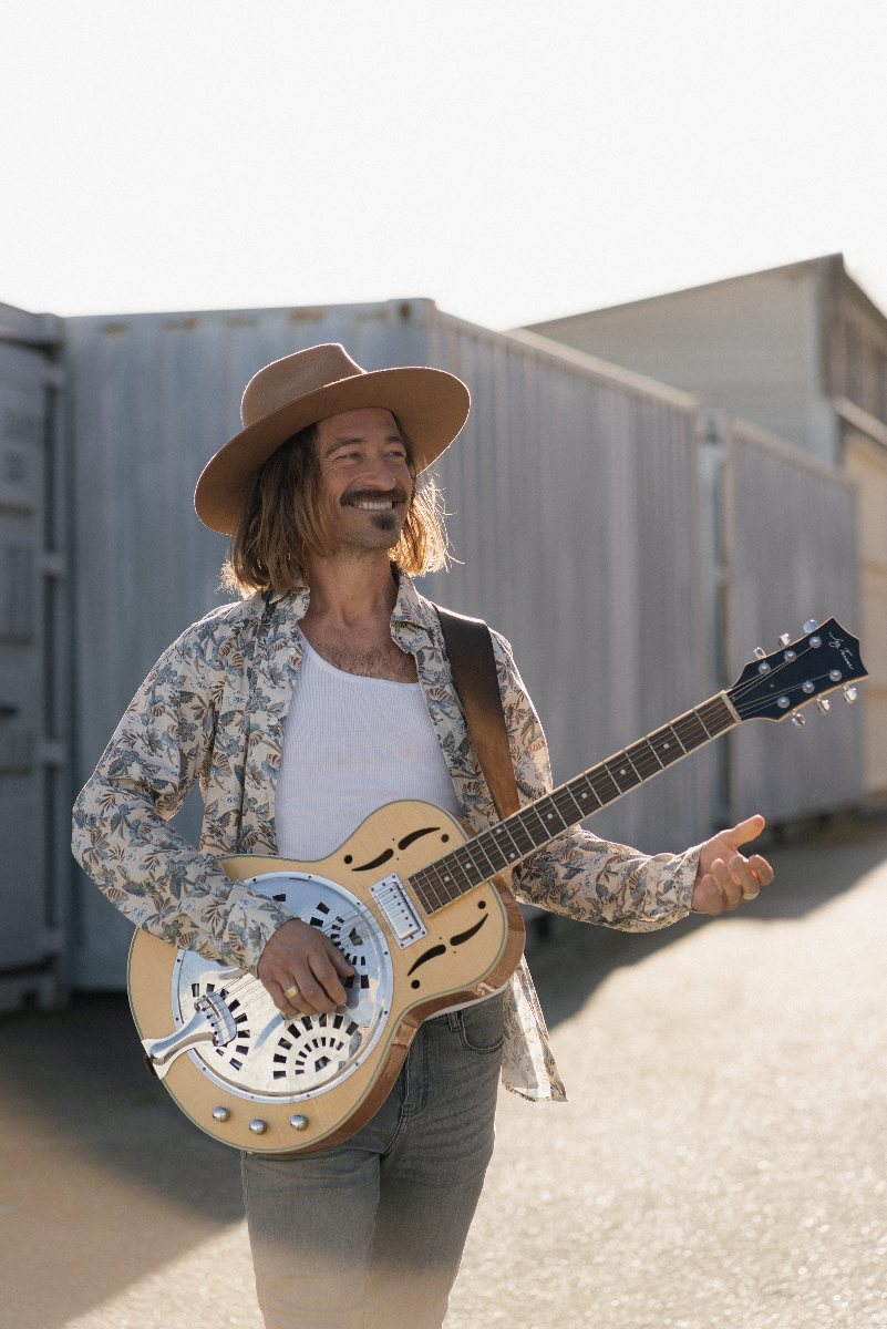 Tractor Presents: Jesse Roper w/ Current Swell, Betsy Olson BandAT The Sunset