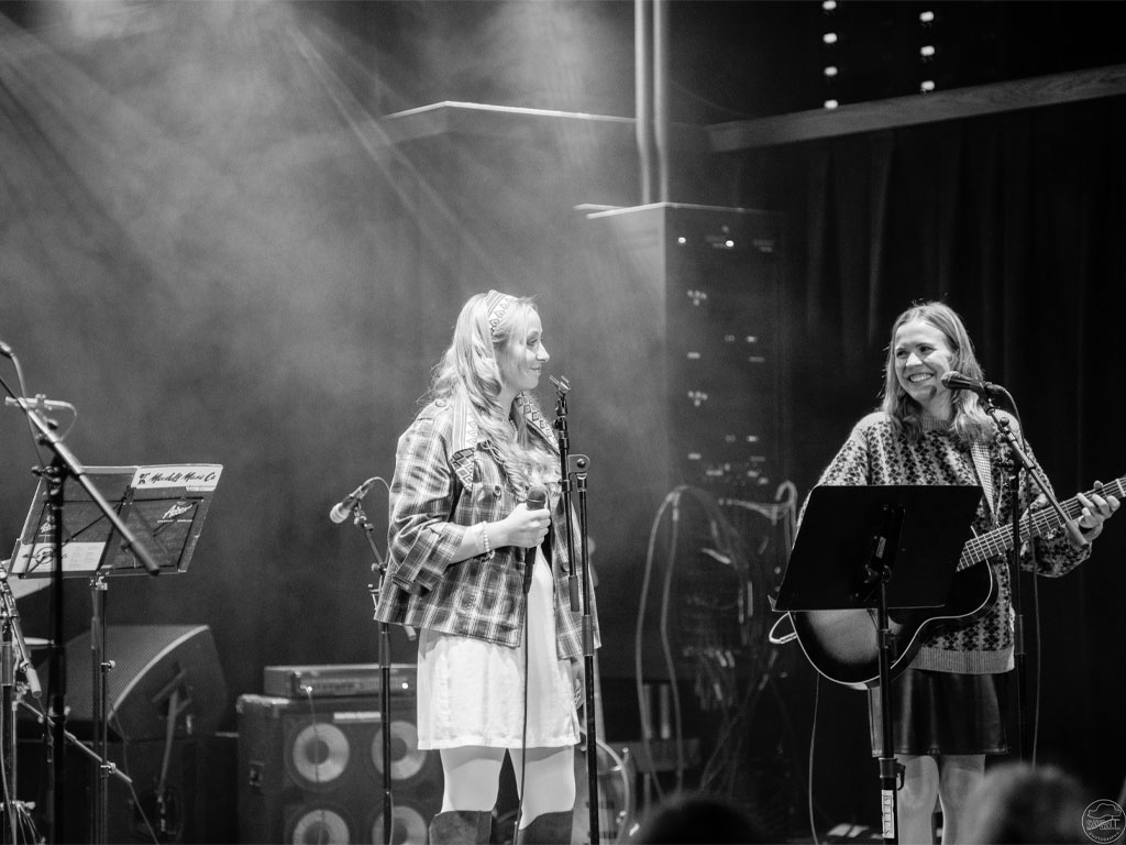 Payton & Annabelle, Two Dollar Bills, On Tap