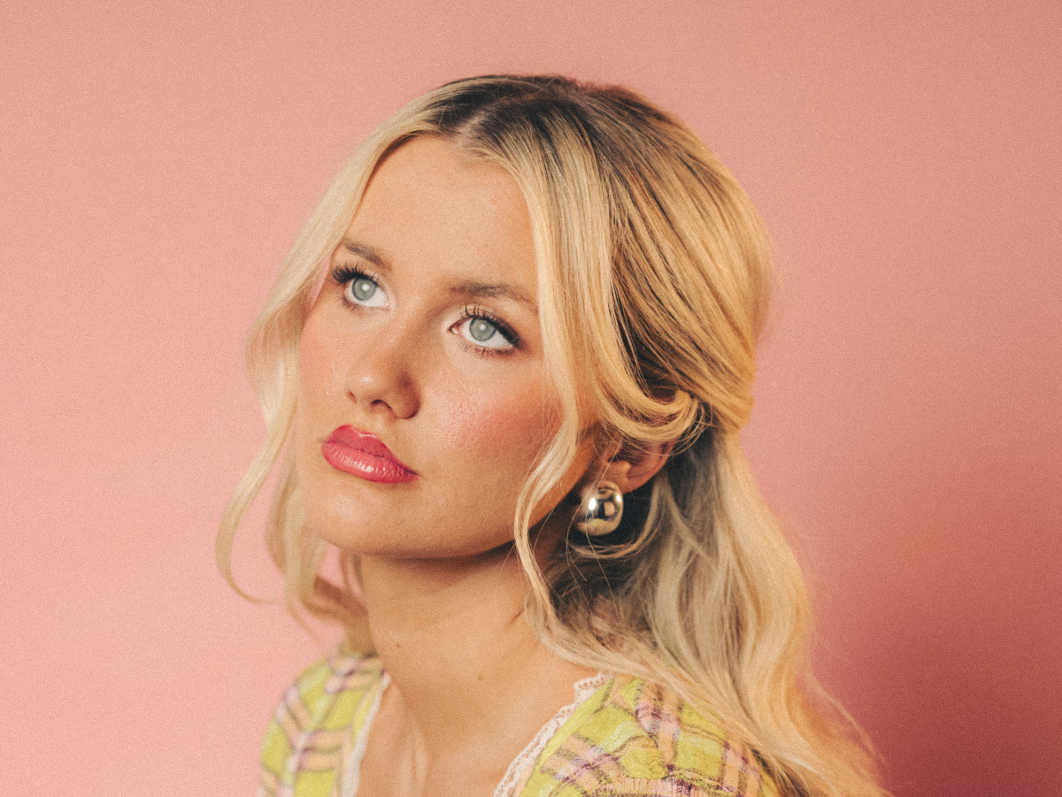 Elizabeth Nichols - I Don't Kiss & Tell, I Kiss & Tour with Soren Anderson