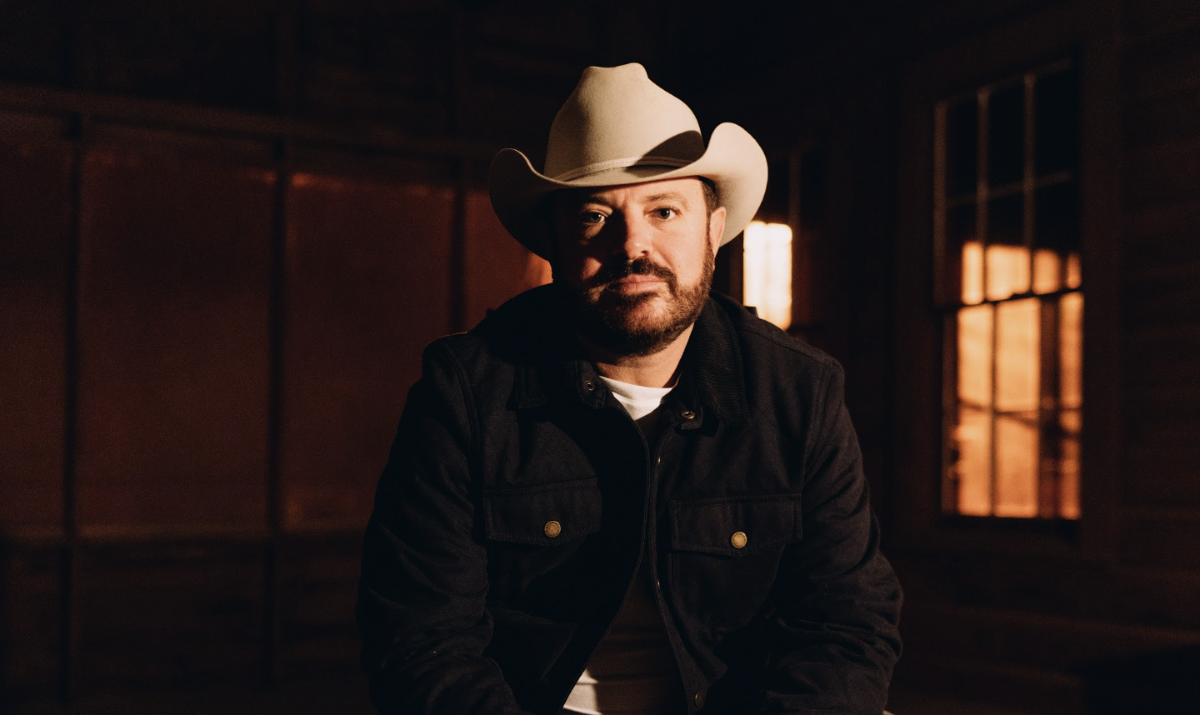 PRE-SALE: In The Round with Wade Bowen & friends