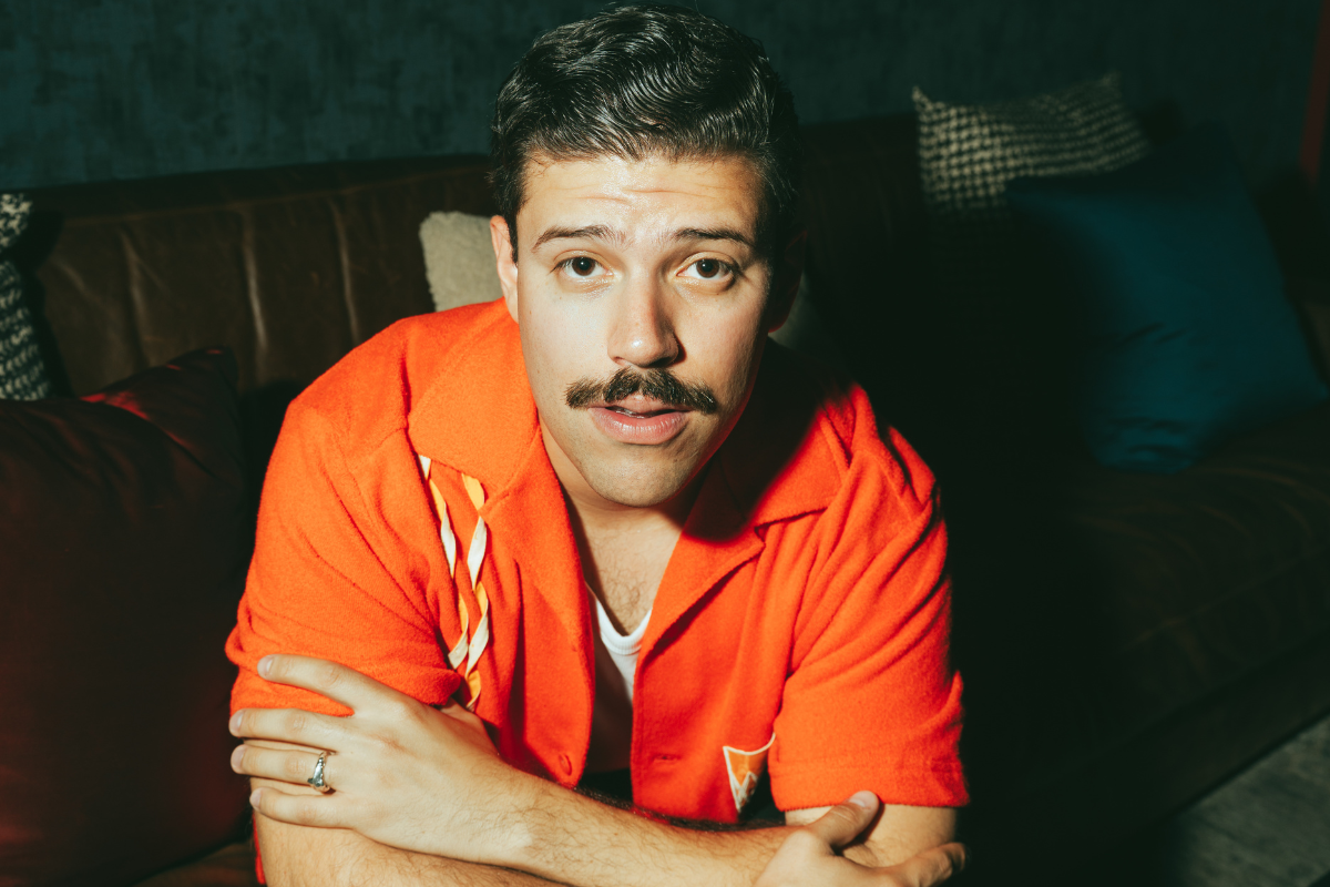 Angelo Colina (En Español)