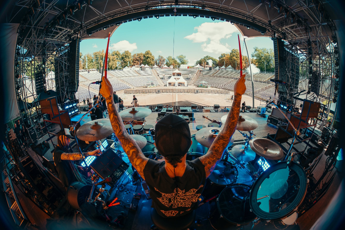 SCHOOL OF ROCK HOUSE BAND featuring FRANK ZUMMO (SUM 41)