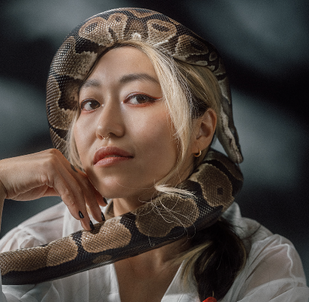 Magic Bag Presents: Lee Emi with Cal in Red